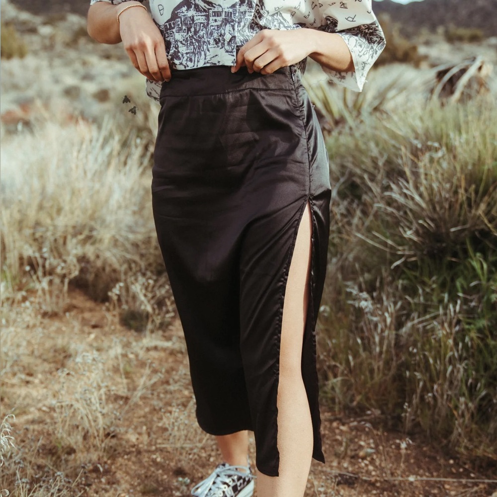 Slitastic Skirt - Black